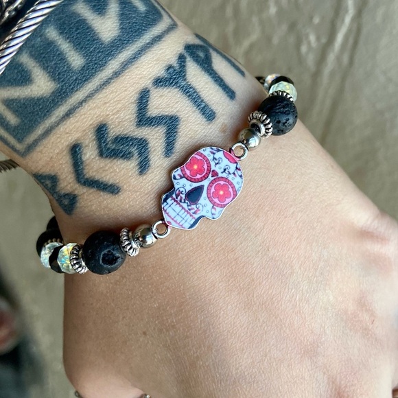 π΄β SALE ! red dot items are 2 for $25 . Bundle more than 3 and its $10 each π - Picture 12 of 13